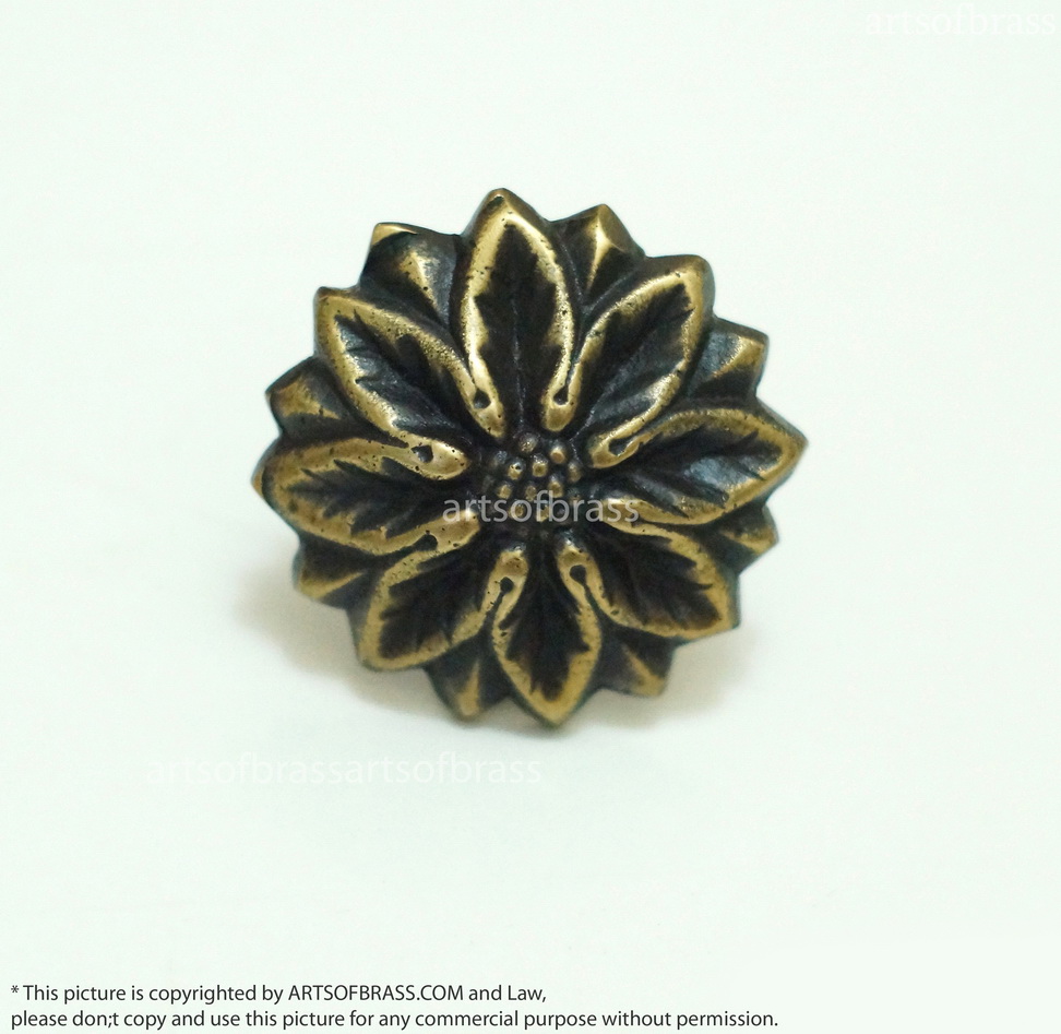 2.16" Diameter Set of 2 pcs Vintage Big Solid Brass Knob crochet Daisy Flower Detailed Pull Cabinet Brass Knob Drawer Pulls N227 5 2.16" Diameter Set of 2 pcs Vintage Big Solid Brass Knob crochet Daisy Flower Detailed Pull Cabinet Brass Knob Drawer Pulls N227 - Image 3