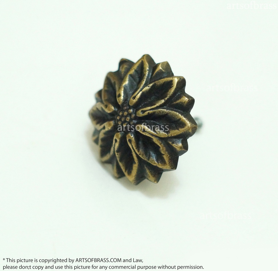 2.16" Diameter Set of 2 pcs Vintage Big Solid Brass Knob crochet Daisy Flower Detailed Pull Cabinet Brass Knob Drawer Pulls N227 6 2.16" Diameter Set of 2 pcs Vintage Big Solid Brass Knob crochet Daisy Flower Detailed Pull Cabinet Brass Knob Drawer Pulls N227 - Image 4