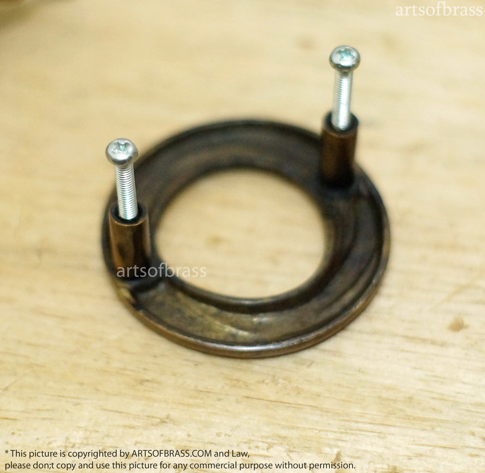 2.55" inches 2 pcs Vintage Solid Brass Retro Ring Swirl Round Antique Cabinet Brass KNOB Drawer Pulls C120 7 2.55" inches 2 pcs Vintage Solid Brass Retro Ring Swirl Round Antique Cabinet Brass KNOB Drawer Pulls C120 - Image 5