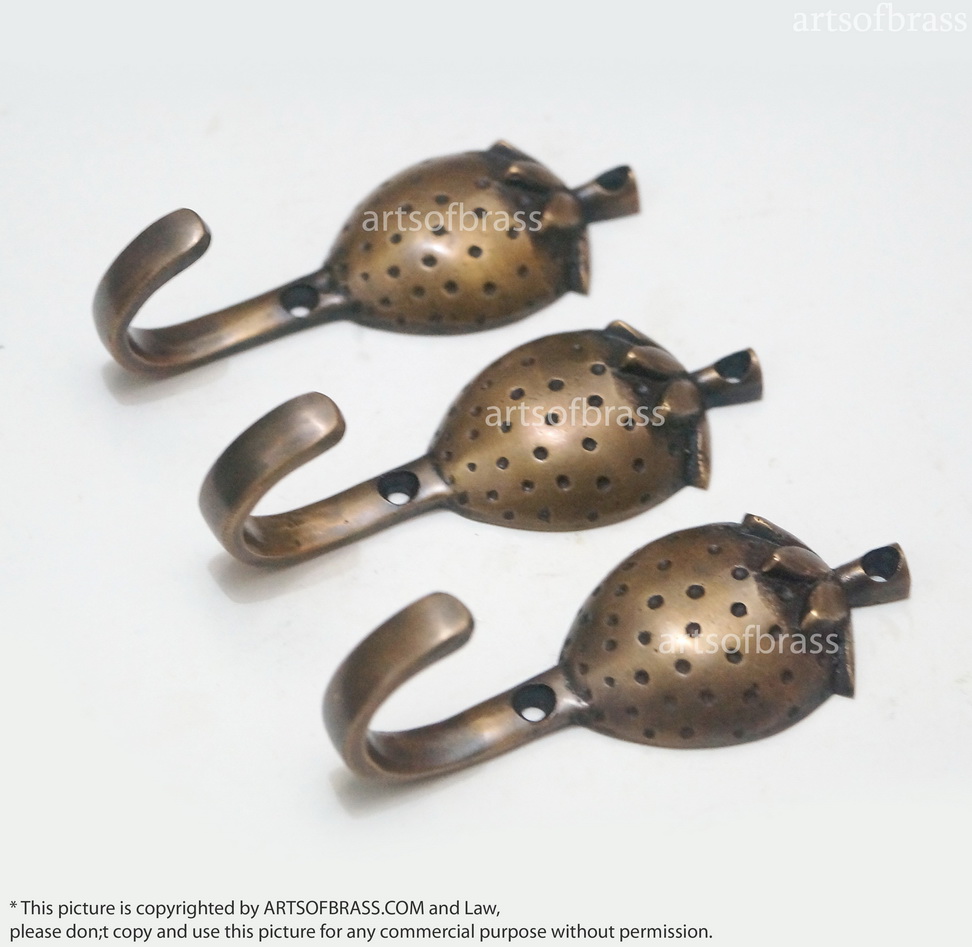 3.30" 3 pcs Vintage Hook Strawberry Fruit Garden Brass Wall HOOK Hanger 5 3.30" 3 pcs Vintage Hook Strawberry Fruit Garden Brass Wall HOOK Hanger - Image 3