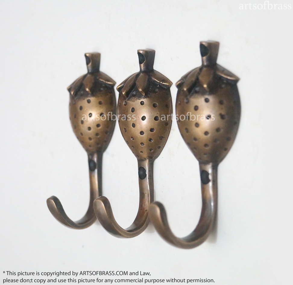 3.30" 3 pcs Vintage Hook Strawberry Fruit Garden Brass Wall HOOK Hanger 3 3.30" 3 pcs Vintage Hook Strawberry Fruit Garden Brass Wall HOOK Hanger
