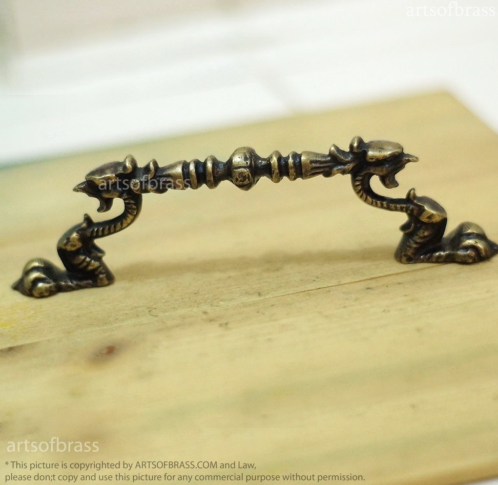 5.94" 2 pcs Vintage Gothic GARGOYLE Head Brass Drawer Handles Pulls 8 5.94" 2 pcs Vintage Gothic GARGOYLE Head Brass Drawer Handles Pulls - Image 6