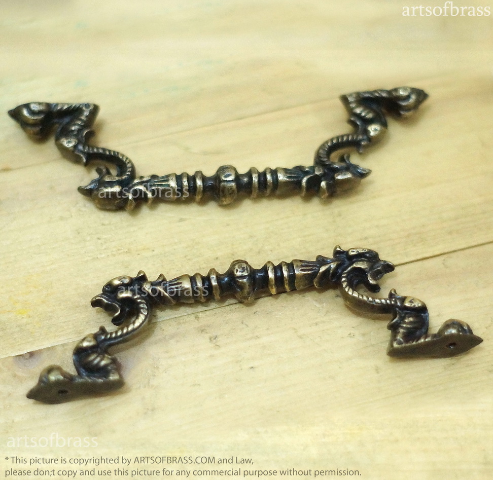 5.94" 2 pcs Vintage Gothic GARGOYLE Head Brass Drawer Handles Pulls 6 5.94" 2 pcs Vintage Gothic GARGOYLE Head Brass Drawer Handles Pulls - Image 4