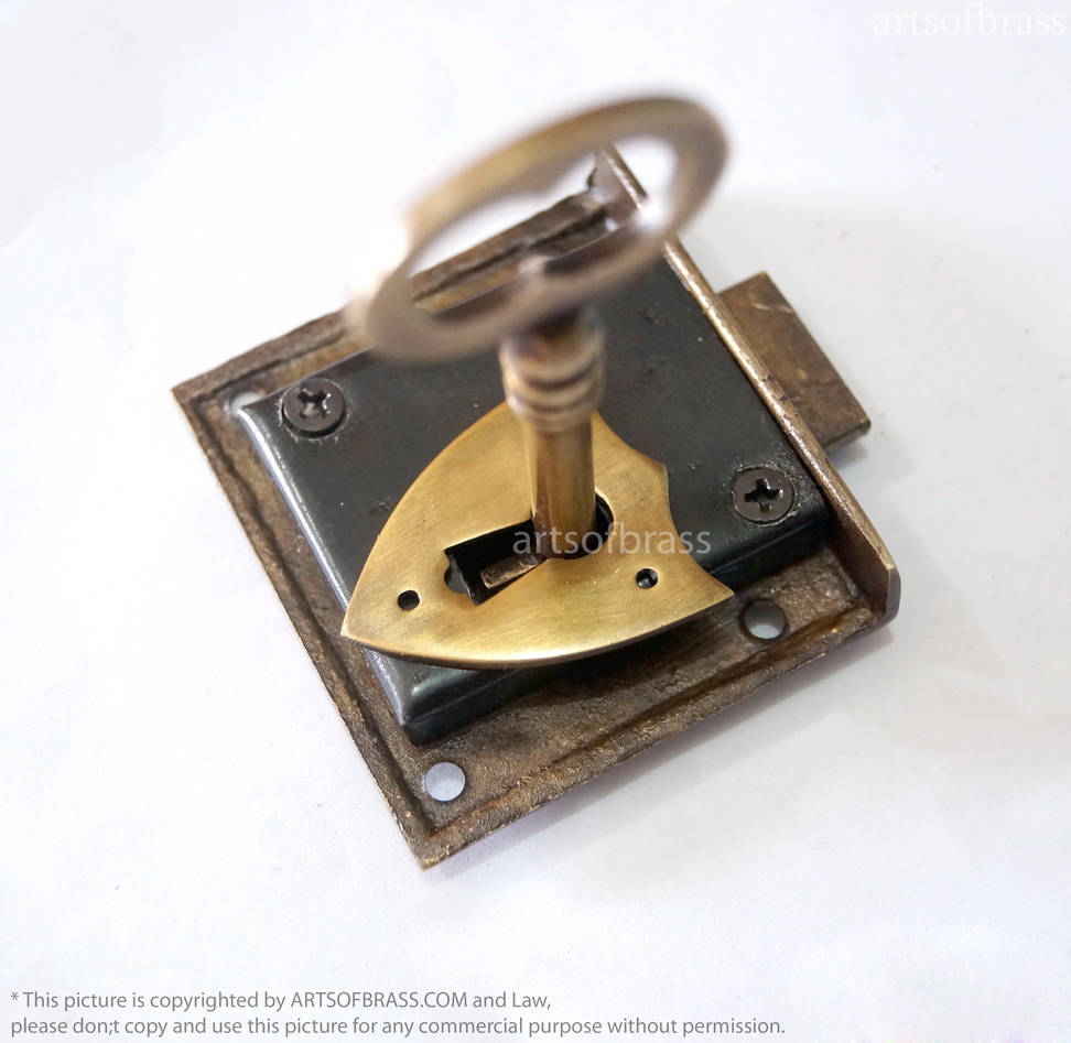 Vintage Brass Key Lock SKELETON Key with SHIELD SIGN Key Hole Plates 5 Vintage Brass Key Lock SKELETON Key with SHIELD SIGN Key Hole Plates - Image 3