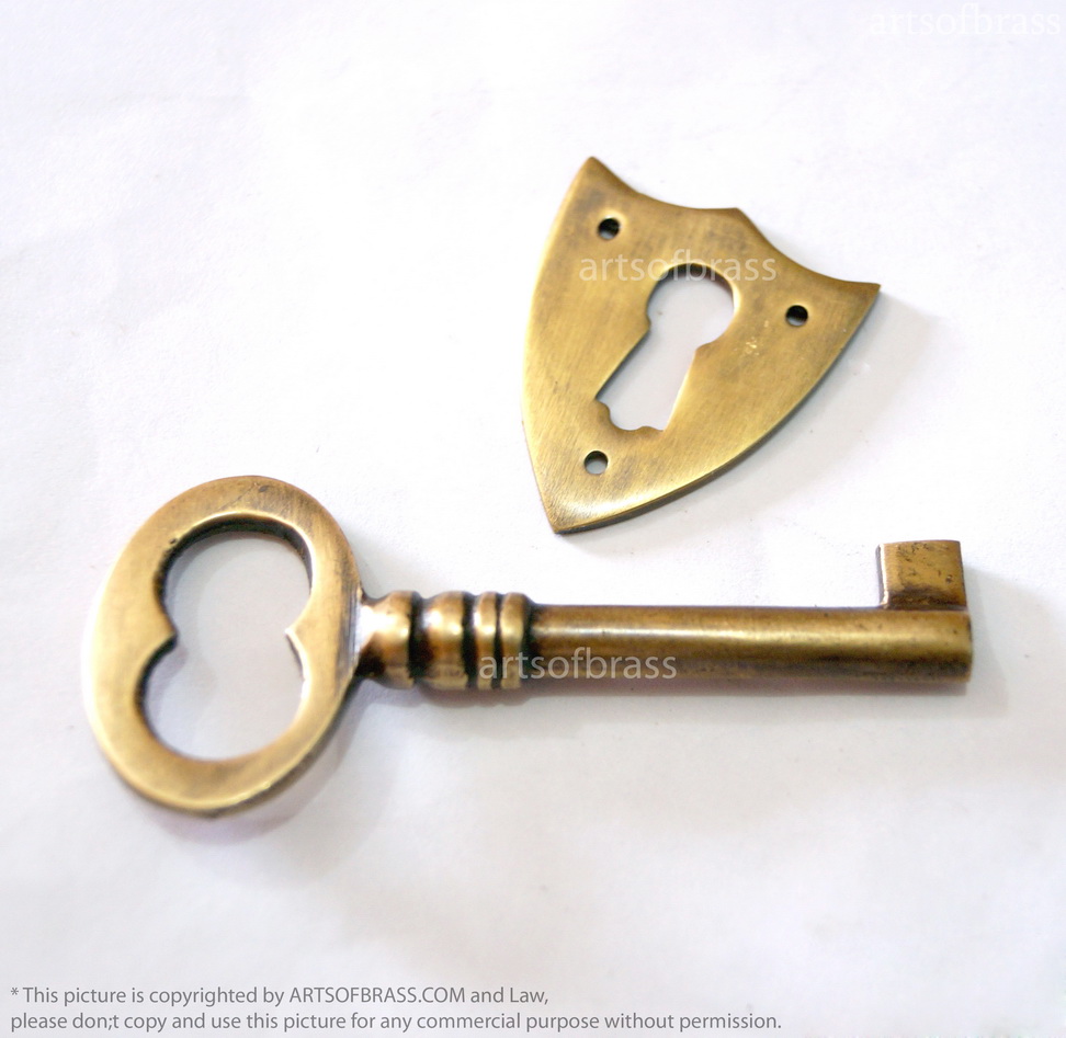Vintage Brass Key Lock SKELETON Key with SHIELD SIGN Key Hole Plates 8 Vintage Brass Key Lock SKELETON Key with SHIELD SIGN Key Hole Plates - Image 6