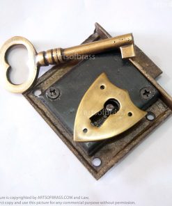 Vintage Brass Key Lock SKELETON Key with SHIELD SIGN Key Hole Plates 11 e DSC2503 resize