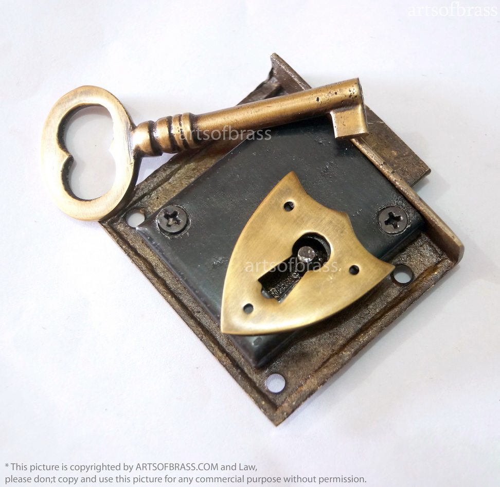 Vintage Brass Key Lock SKELETON Key with SHIELD SIGN Key Hole Plates 6 Vintage Brass Key Lock SKELETON Key with SHIELD SIGN Key Hole Plates - Image 4